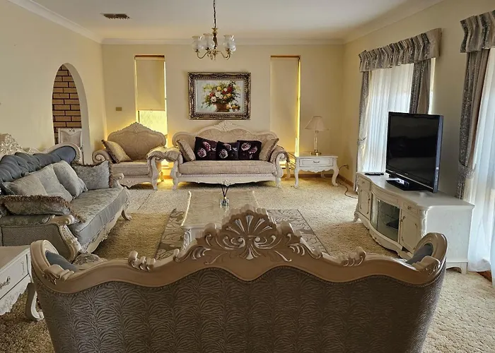 Spacious Holiday Home - Waikerie